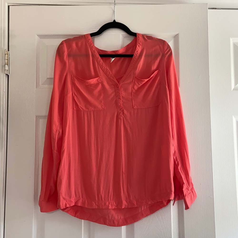 Old Navy coral flowy blouse in LIKE NEW CONDITION